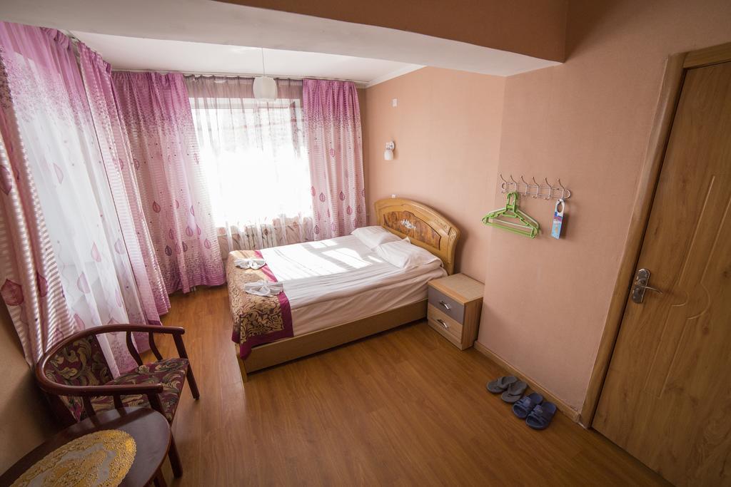 Danista Nomads Tour Hostel Ulaanbaatar Room photo